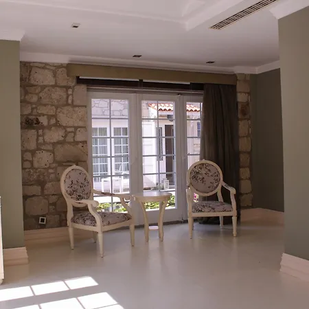 Monk - Adults Only Hotel